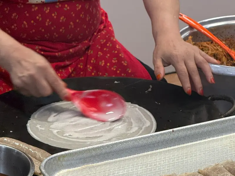 메밀전병 만드는 모습