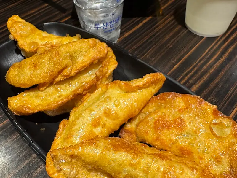 겉바속촉 군만두