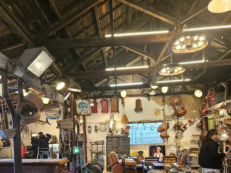 카페 내부 전경