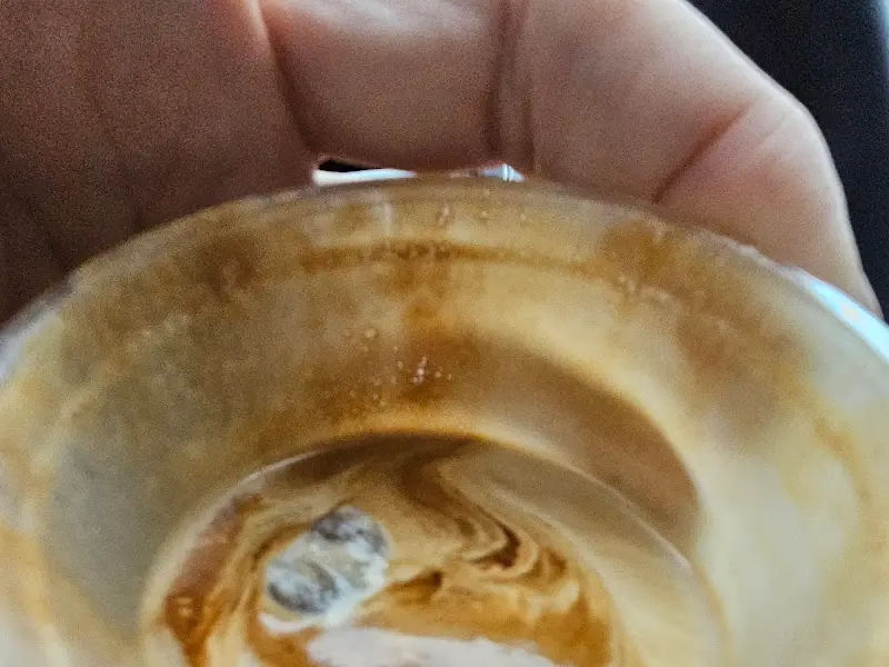 텅 커피의 마지막 한 방울까지 놓칠 수 없어