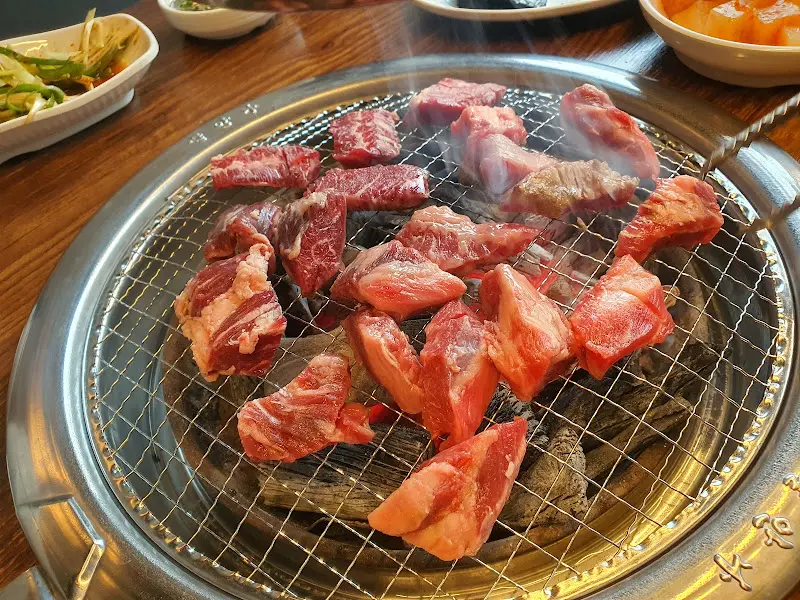 불판 위 갈비살