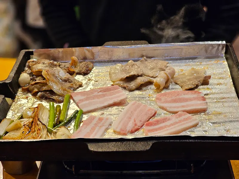 안녕냉삼 내부 인테리어 사진