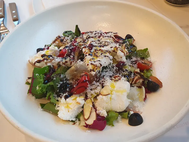 리코타 치즈 샐러드