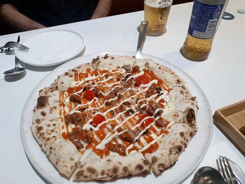 PIZ의 또 다른 피자 메뉴