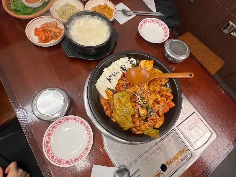 두부와 흑돼지 두루치기