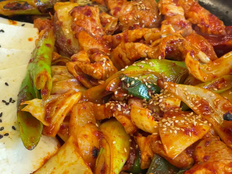 두루치기 속 흑돼지 고기 클로즈업