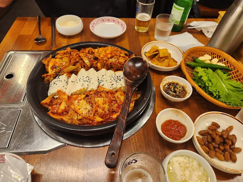 흑돼지 두루치기 한상차림