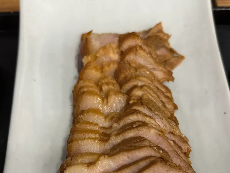 윤기가 좔좔 흐르는 온수육