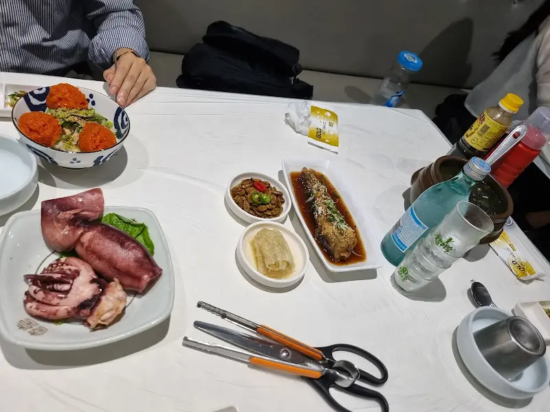 푸짐하게 차려진 밑반찬