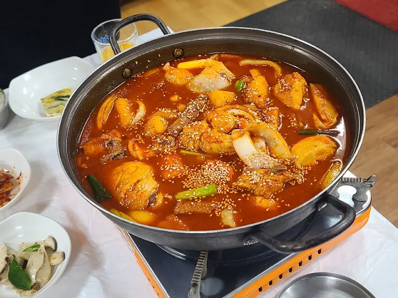 매콤한 닭볶음탕