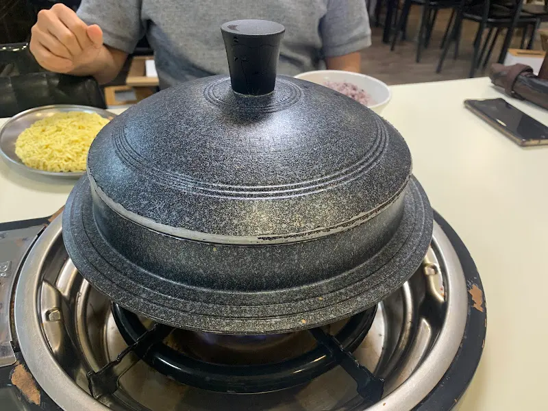 스페셜 부대찌개 뚜껑 덮인 모습