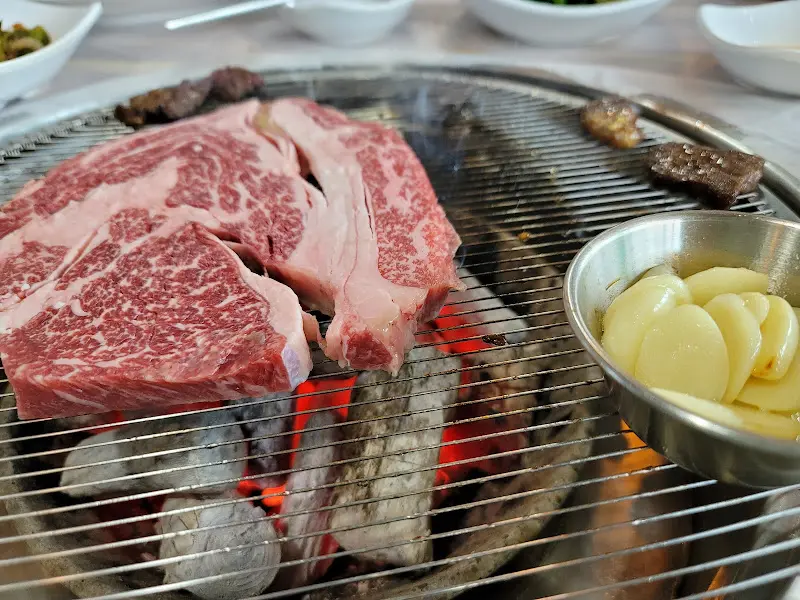 육회비빔밥과 곁들여 먹기 좋은 밑반찬