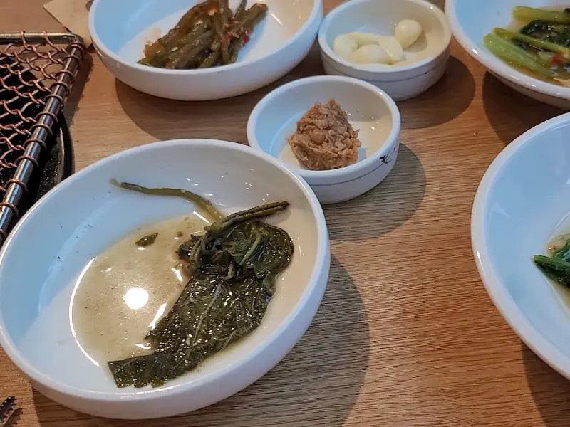 다양한 밑반찬들