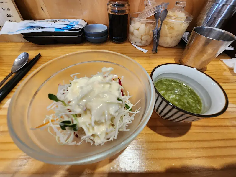 매생이 죽과 샐러드