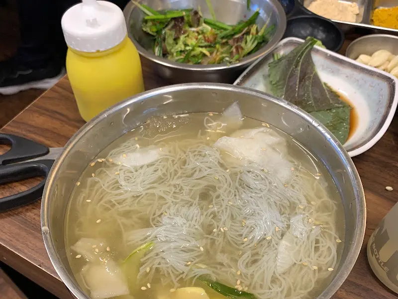 살얼음 동동 뜬 시원한 냉면