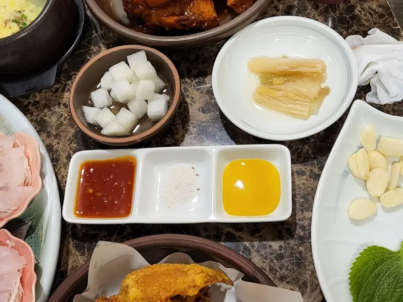 다양한 밑반찬들