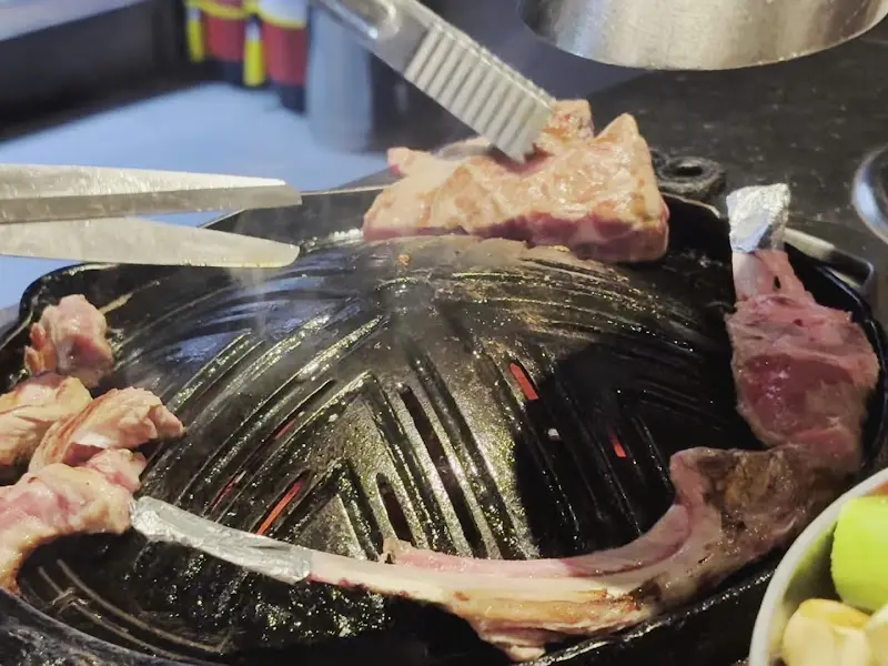 양갈비 굽는 모습