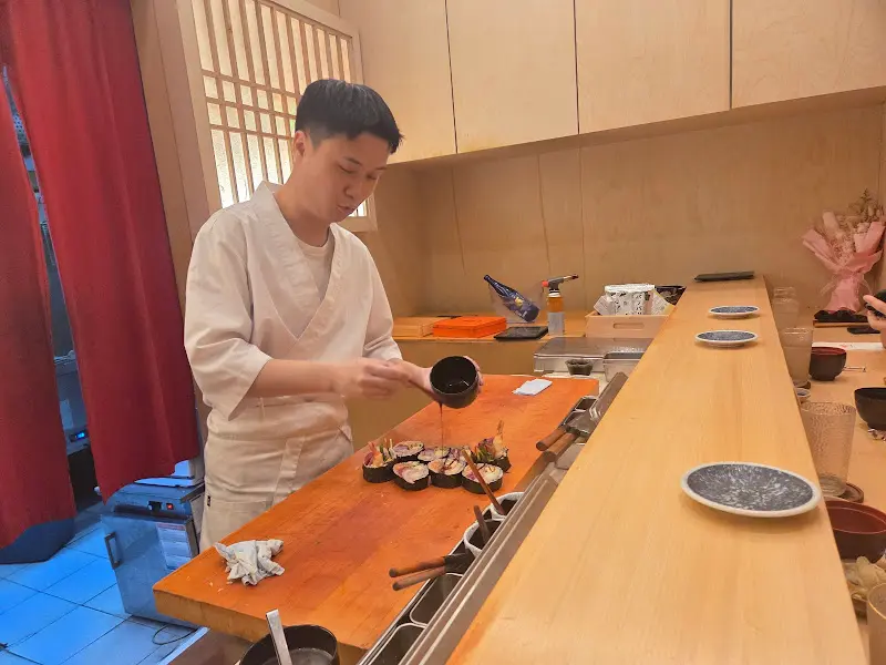 스시를 만드는 셰프