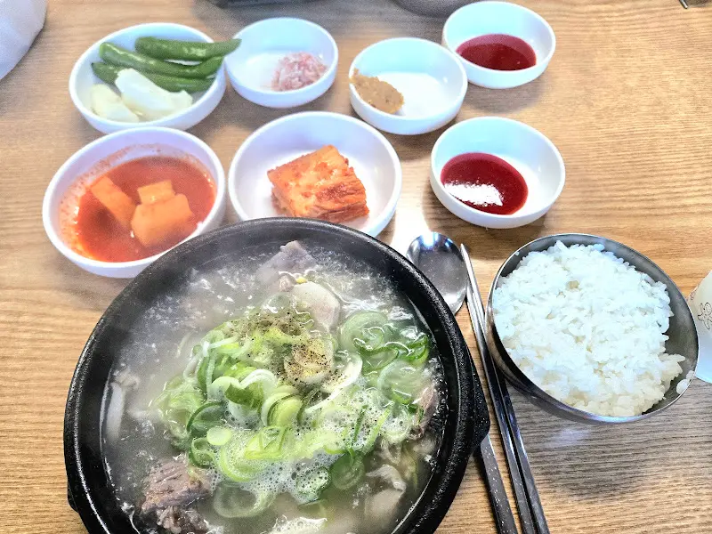 모둠국밥과 반찬