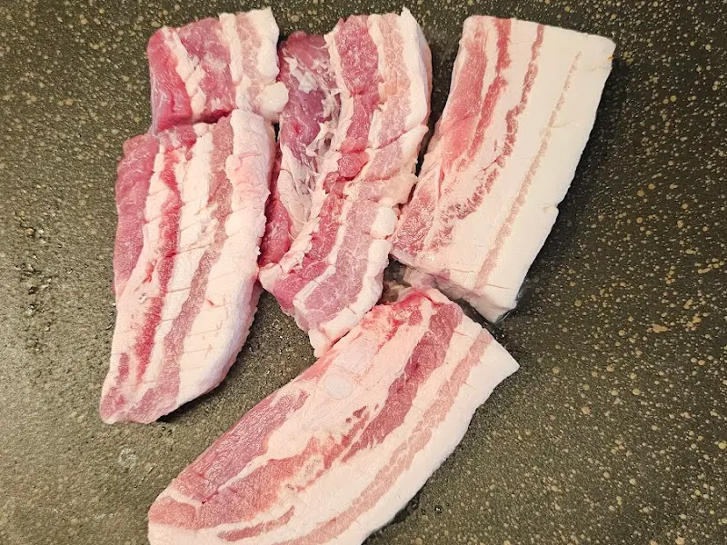 신선한 삼겹살의 모습