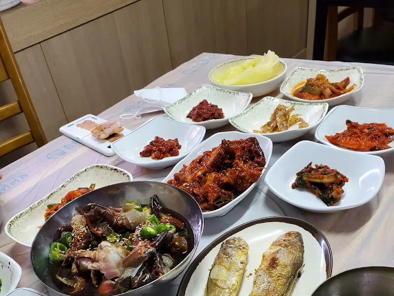 해풍게장 전체 상차림