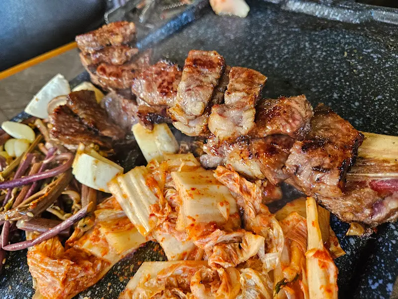 우대갈비와 김치, 고사리