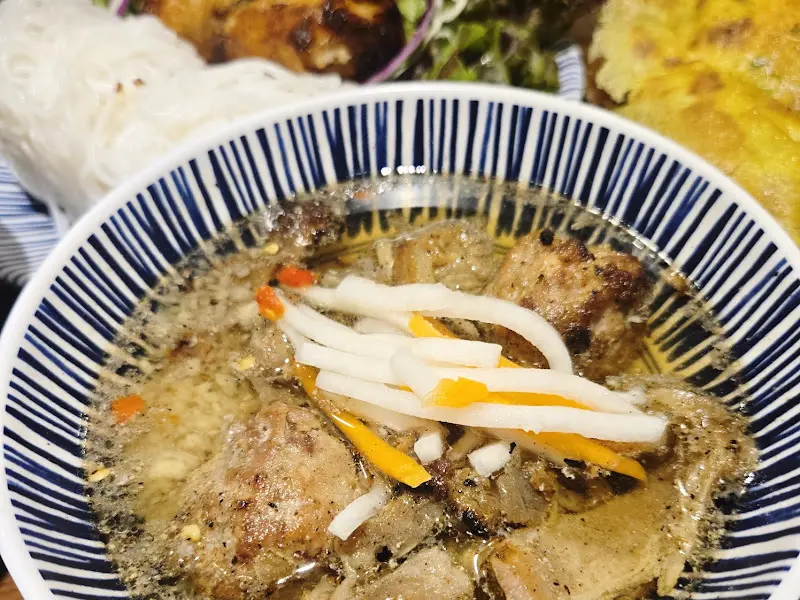 푸짐한 분짜 한 상