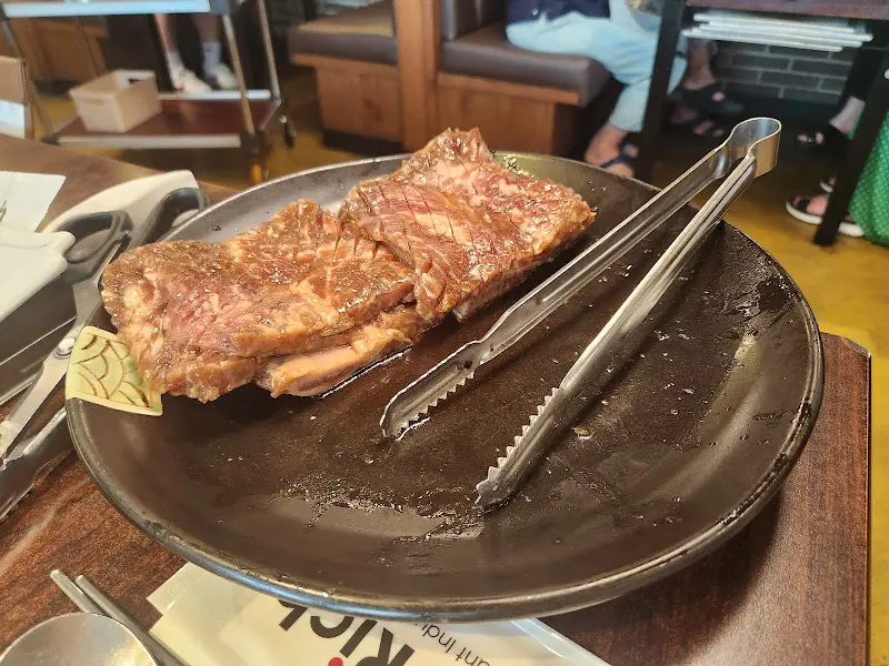 윤기가 흐르는 돼지갈비