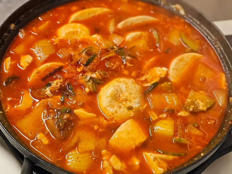얼큰한 순두부찌개