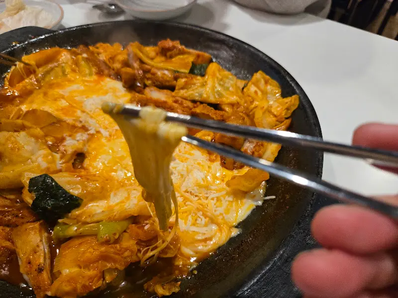 치즈 늘어나는 닭갈비