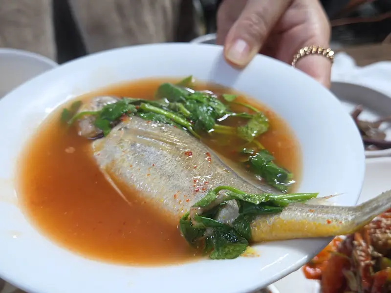 선경준치횟집 밑반찬 - 조기탕