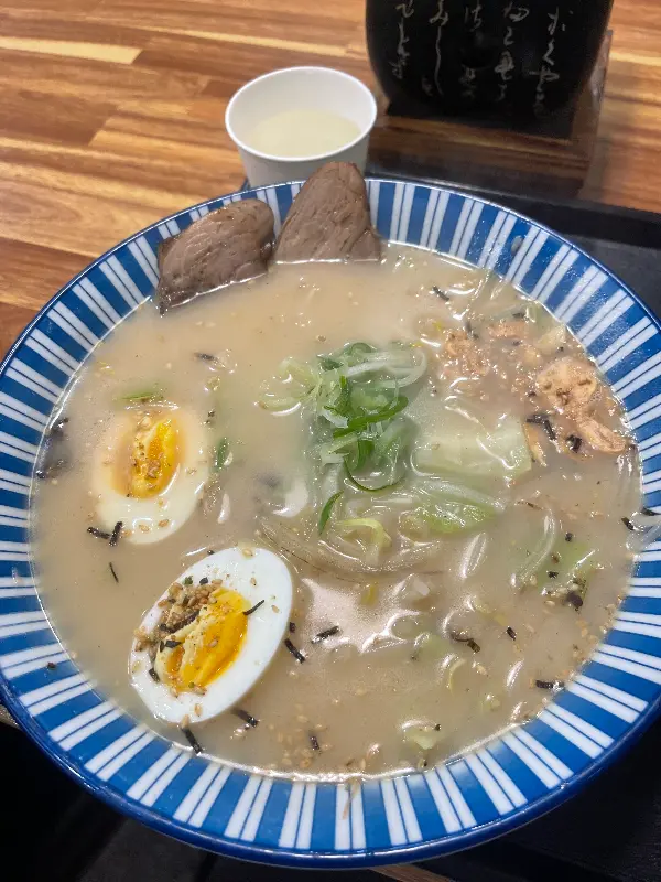 진한 국물이 일품인 돈코츠 라멘