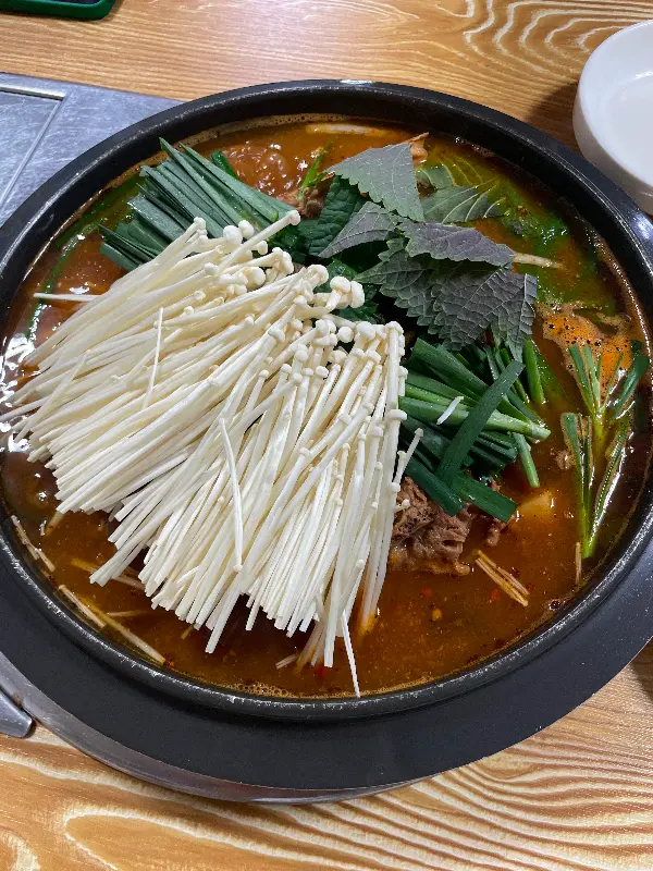 수영감자탕 감자탕 근접샷