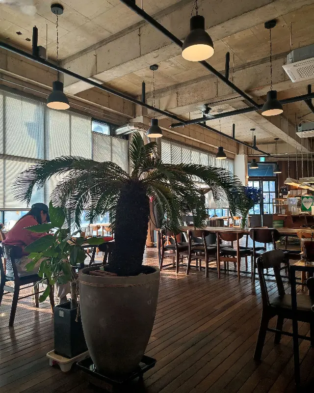 올드스터프 내부 전경