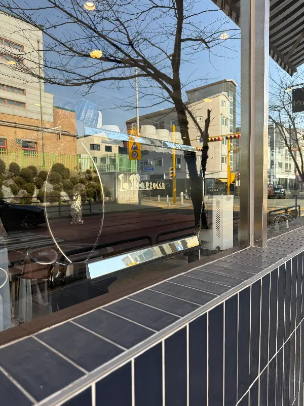 미드베이스 카페 외부