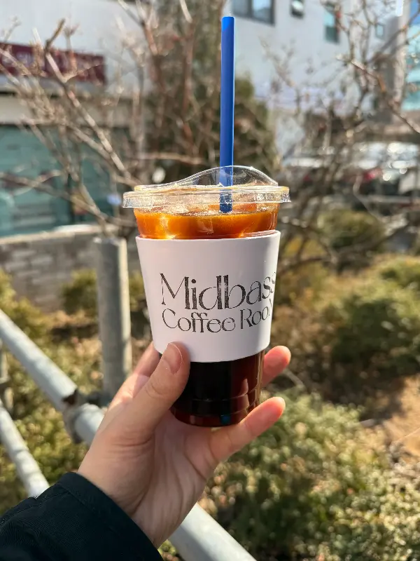 미드베이스 커피 테이크아웃