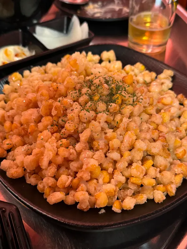 달콤하고 고소한 마약 옥수수 튀김