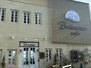 숨멎는 기장 바다뷰! 유럽 감성 보아메르에서 맛보는 일광 빵 맛집