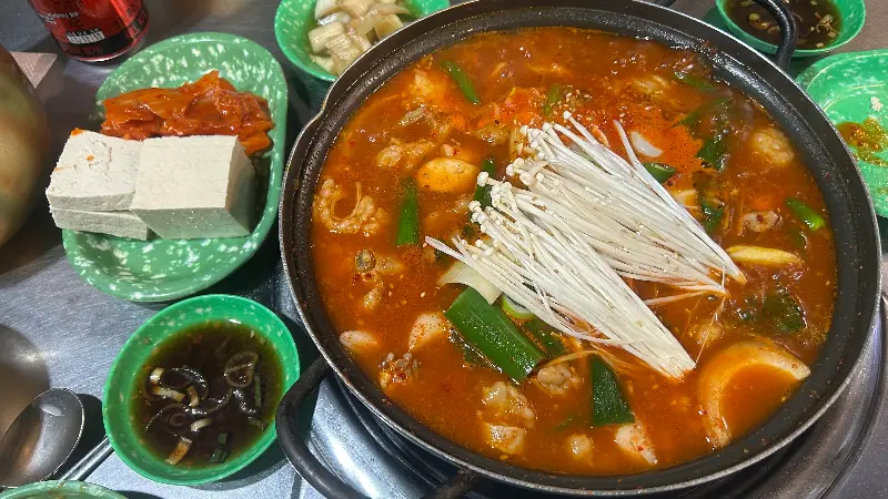 푸짐한 곱도리탕 한상차림