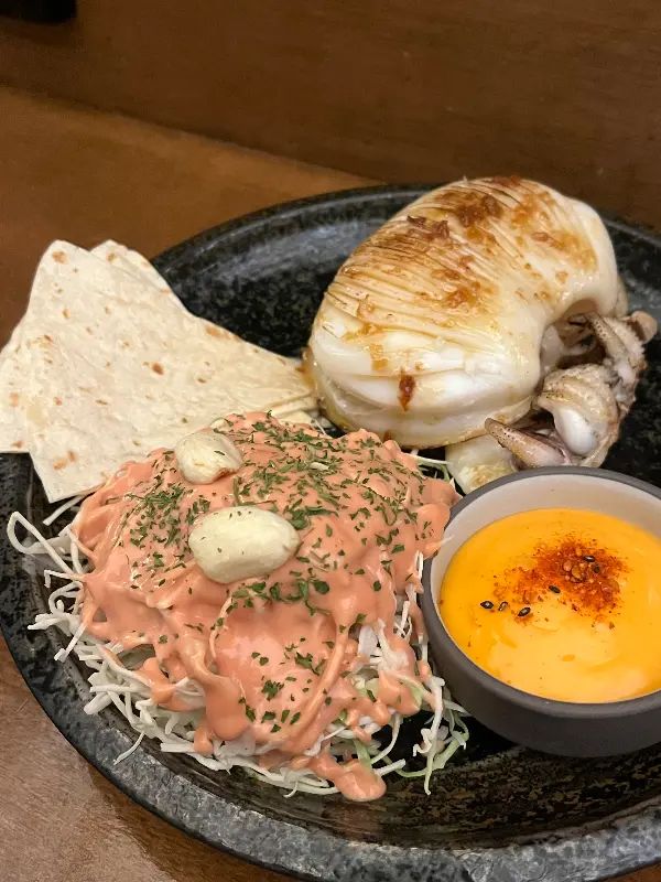 먹음직스러운 갑오징어 버터구이