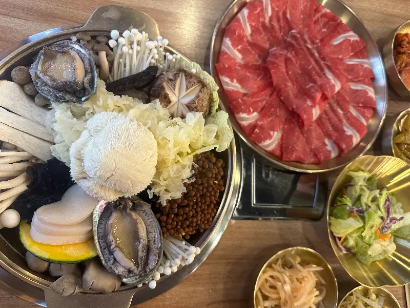 명품한우버섯전골 재료