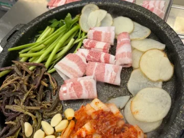 정겨운 추억 소환, 노량진에서 맛보는 냉삼의 정석! 가성비 최고 맛집 한옥