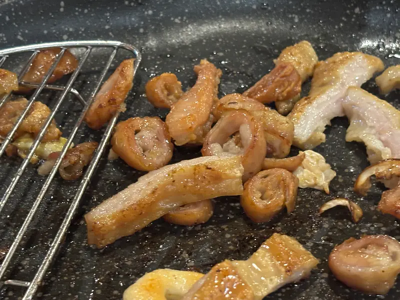 노릇하게 구워진 특막창의 자태