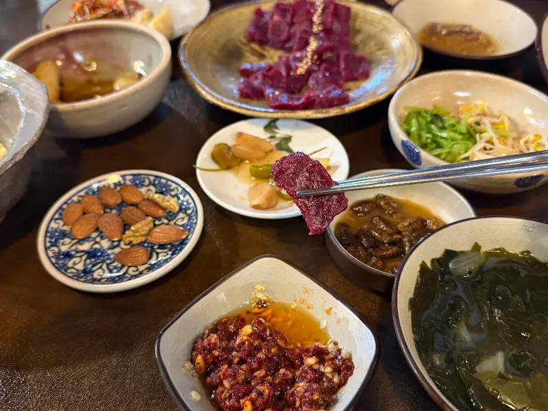 수우생고기 한 상 차림