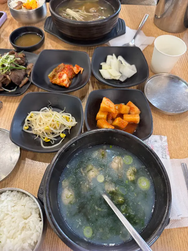 푸짐한 갈비탕 한 상 차림