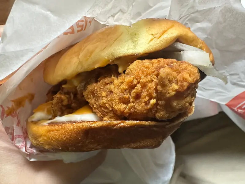 겉바속촉 치킨 버거