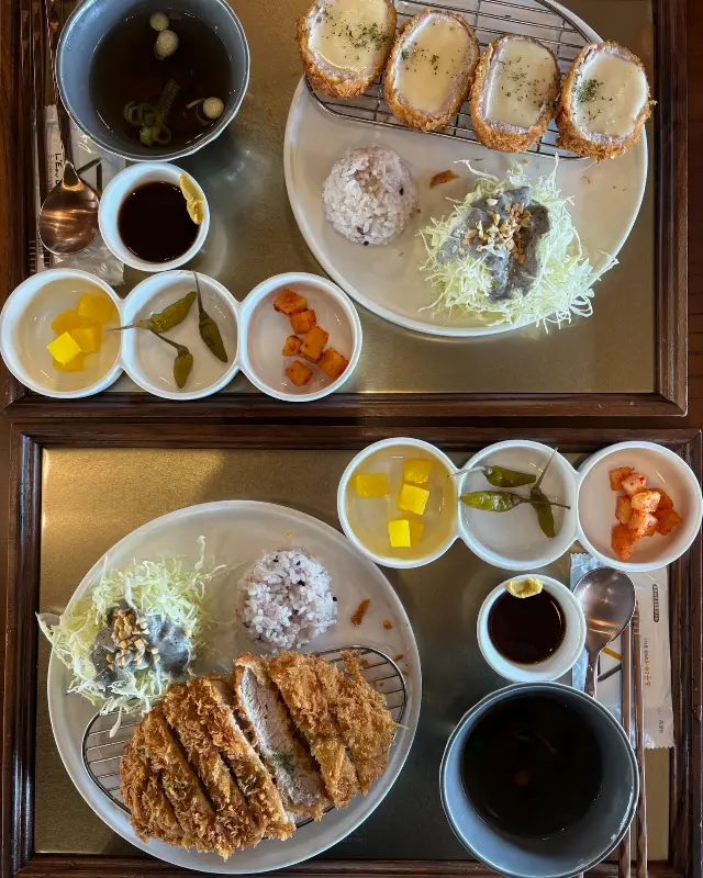 맛있는 음식과 아름다운 풍경이 있는 곳