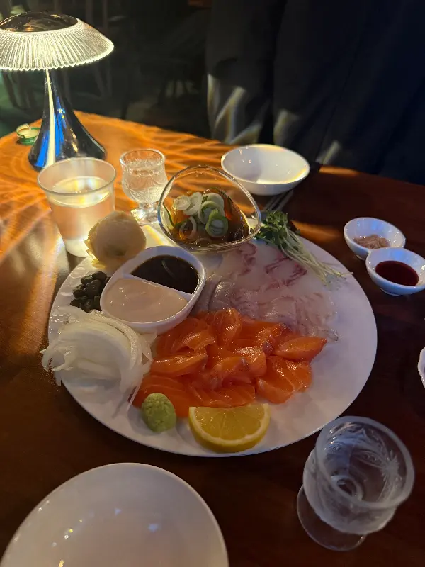 다채로운 메뉴가 가득한 미미주점의 테이블