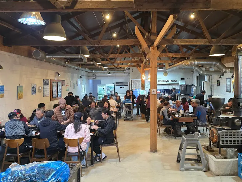 넓고 앤티크한 홀 내부