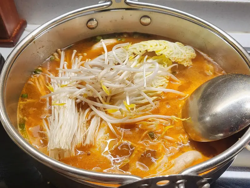 끓고 있는 샤브샤브